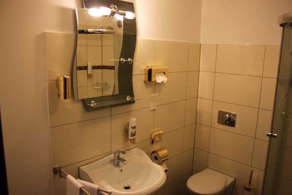As Hotel Гьотинген Екстериор снимка