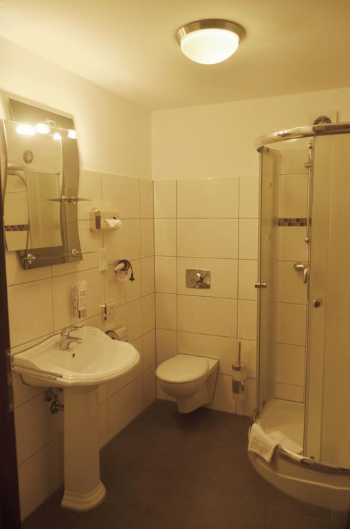As Hotel Гьотинген Екстериор снимка