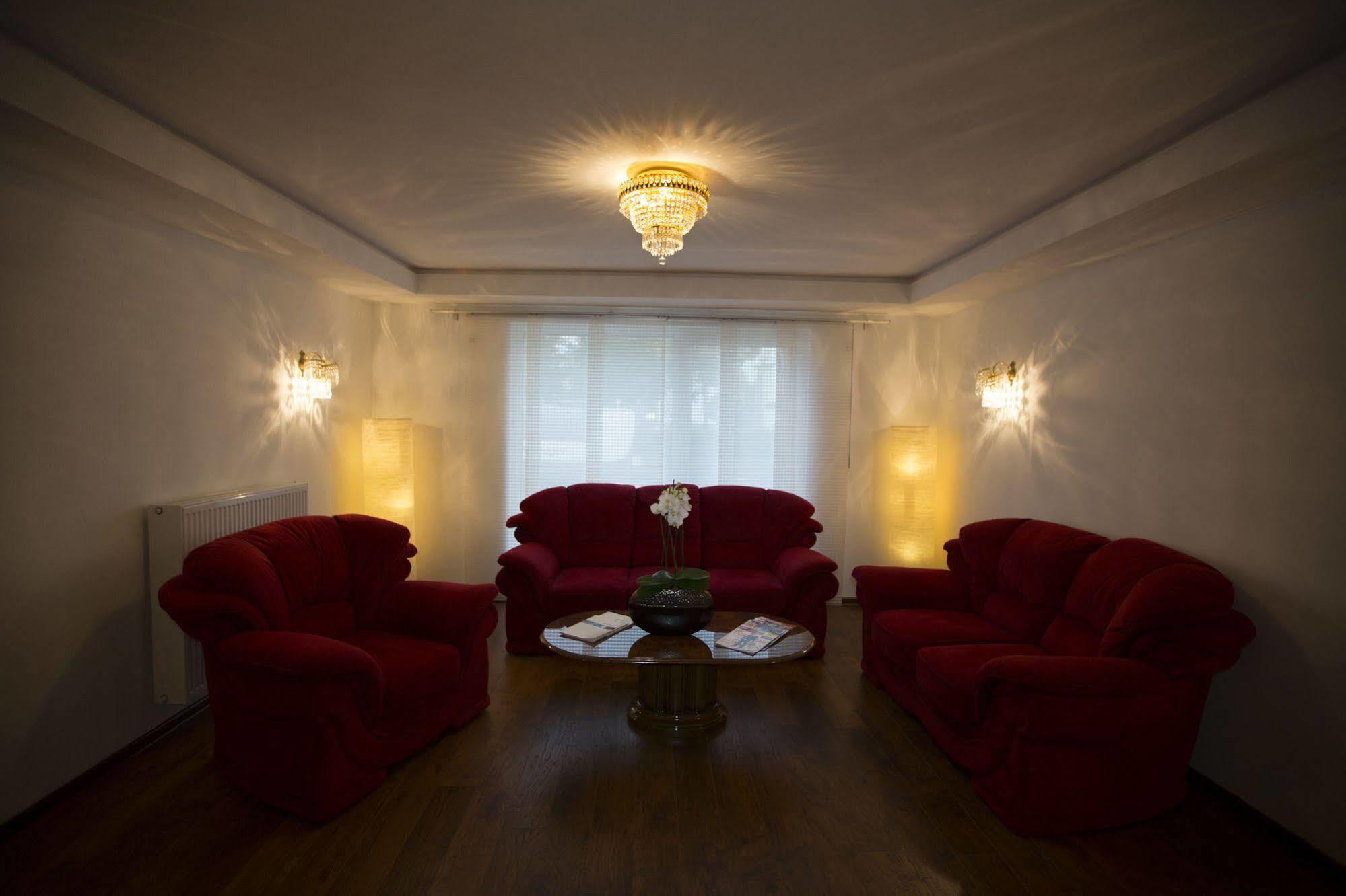 As Hotel Гьотинген Екстериор снимка