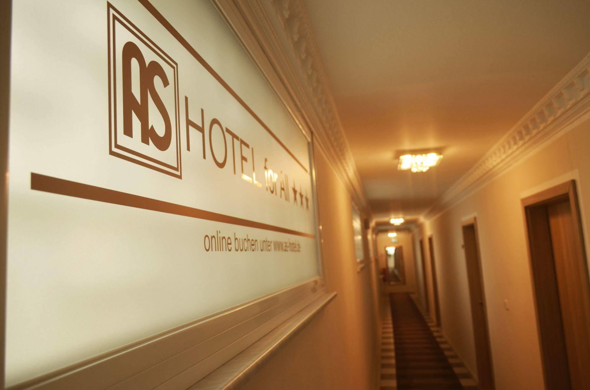 As Hotel Гьотинген Екстериор снимка